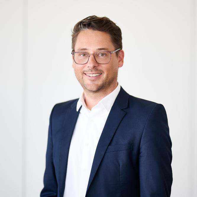 Portraitfoto von Oliver Gorbach