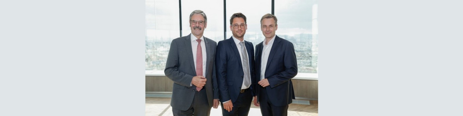 v.l.n.r. Obmann der Raiffeisen-Holding NÖ-Wien Erwin Hameseder, designierter Risikovorstand Oliver Gorbach und künftiger Generaldirektor Martin Hauer