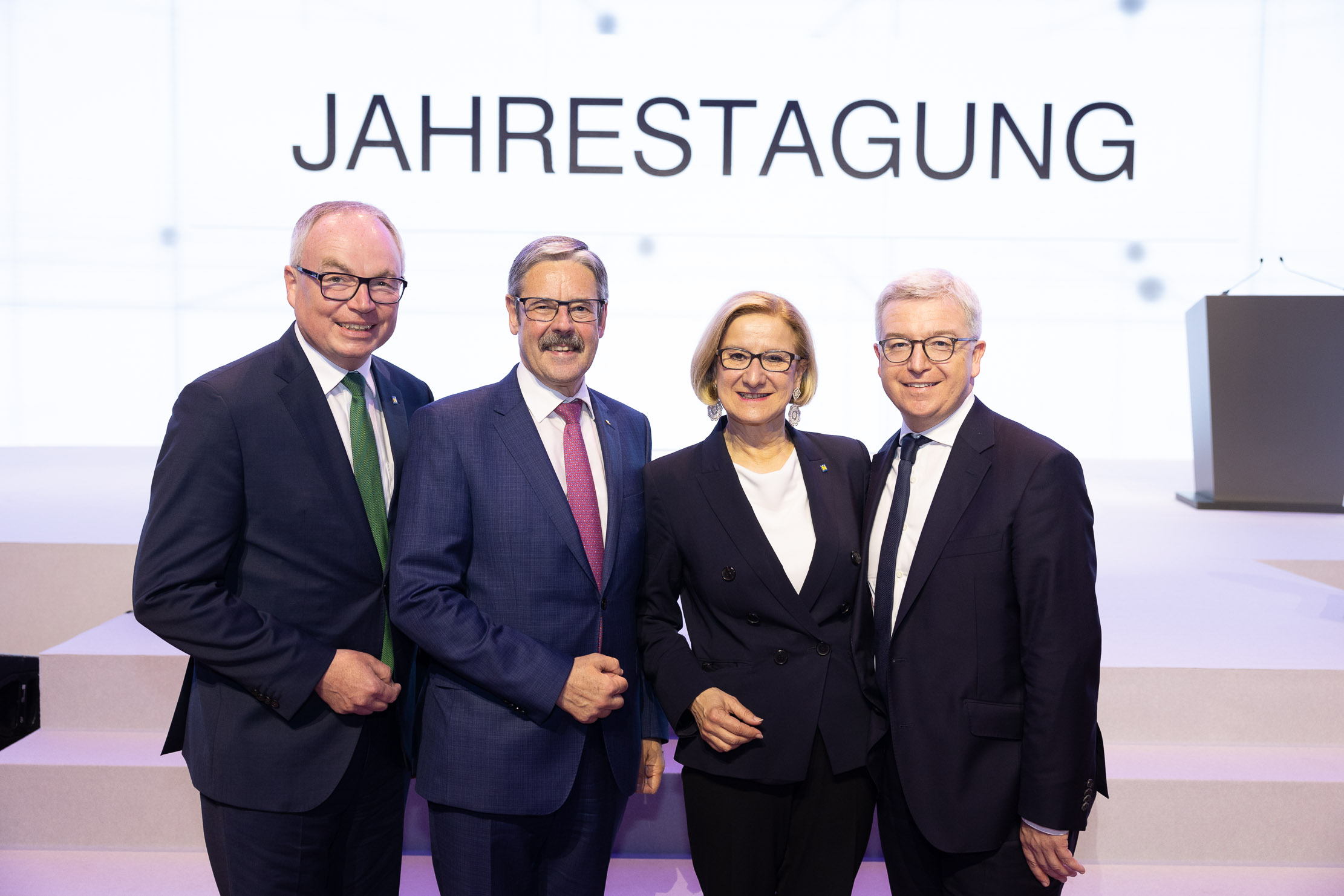 2023-05-05_Jahrestagung 2023_LH Stv. Stefan Pernkopf_Obmann Erwin Hameseder_LH Johanna Mikl_Leitner_Generaldirektor Michael Höllerer_OTS_c_Roland Rudolph