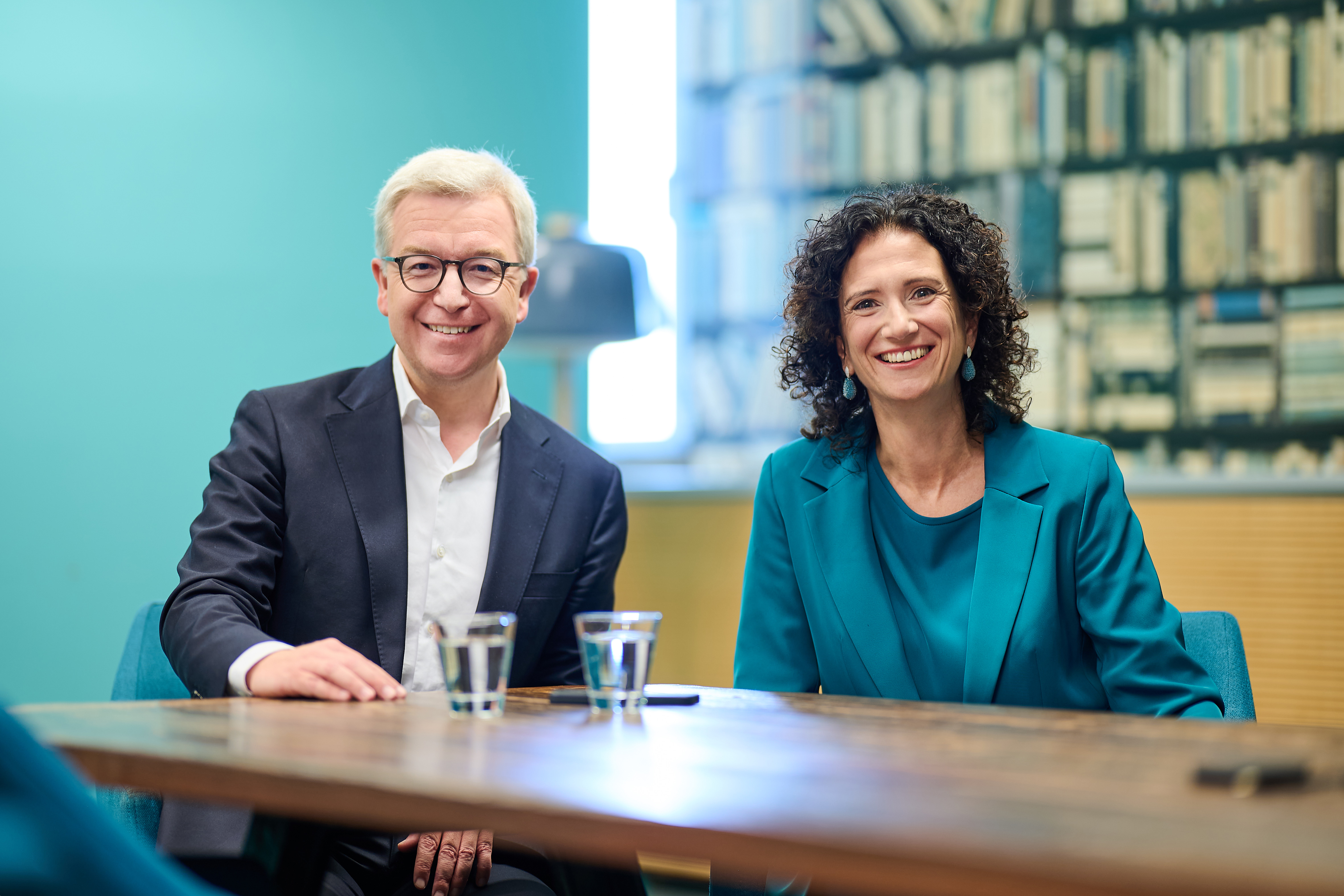 Raiffeisen-Holding NÖ-Wien Geschäftsleitung Michael Höllerer und Claudia Süssenbacher
